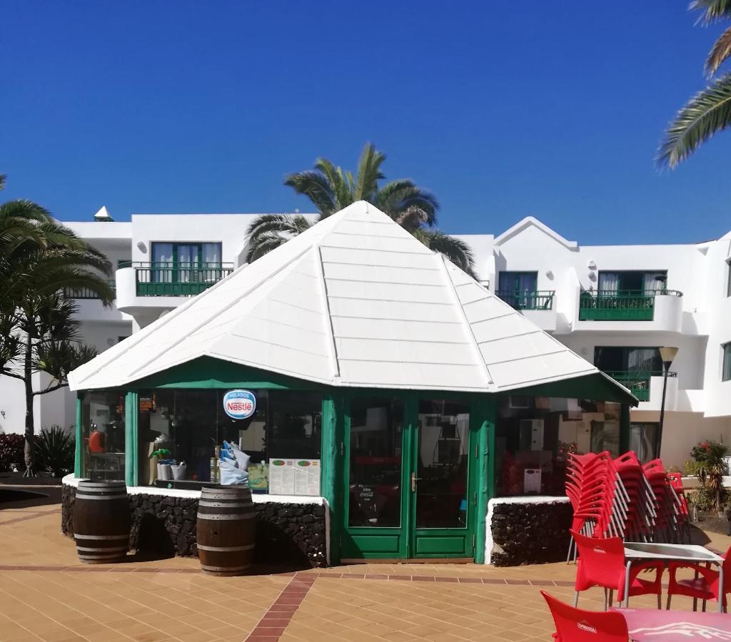 Marina Beach-Apartamentos Tahiche Коста Тегисе Екстериор снимка
